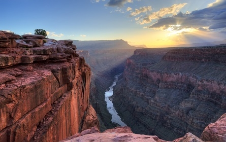grand_canyon_main_2014_-_shutterstock-kojihirano.jpg