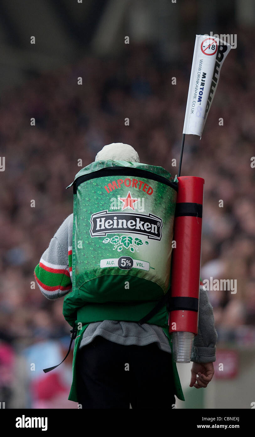 heineken-beer-seller-at-a-rugby-match-picture-by-james-boardman-CBNEXJ.jpg