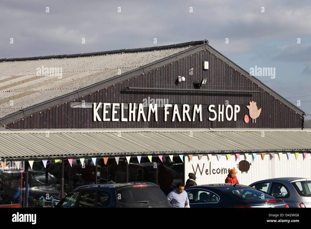 view-of-keelham-farm-shop-in-queensbury-near-bradford-yorkshire-extra-D42WG8 (1).jpg